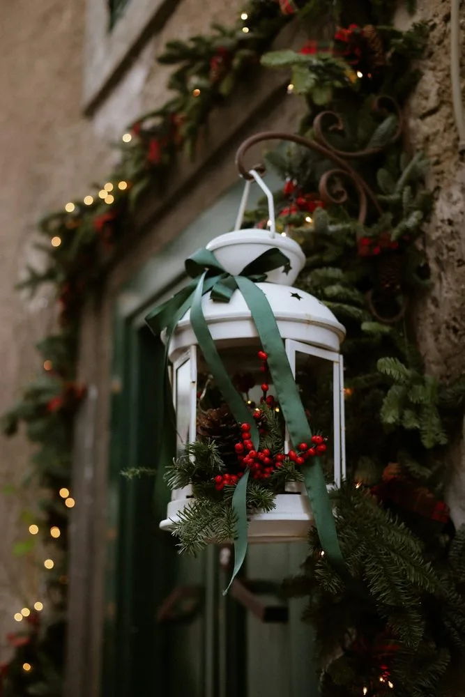 Lantern & Garland